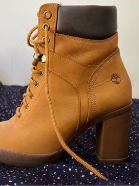 Women's Tan Leather Lace-Up Heel Boot